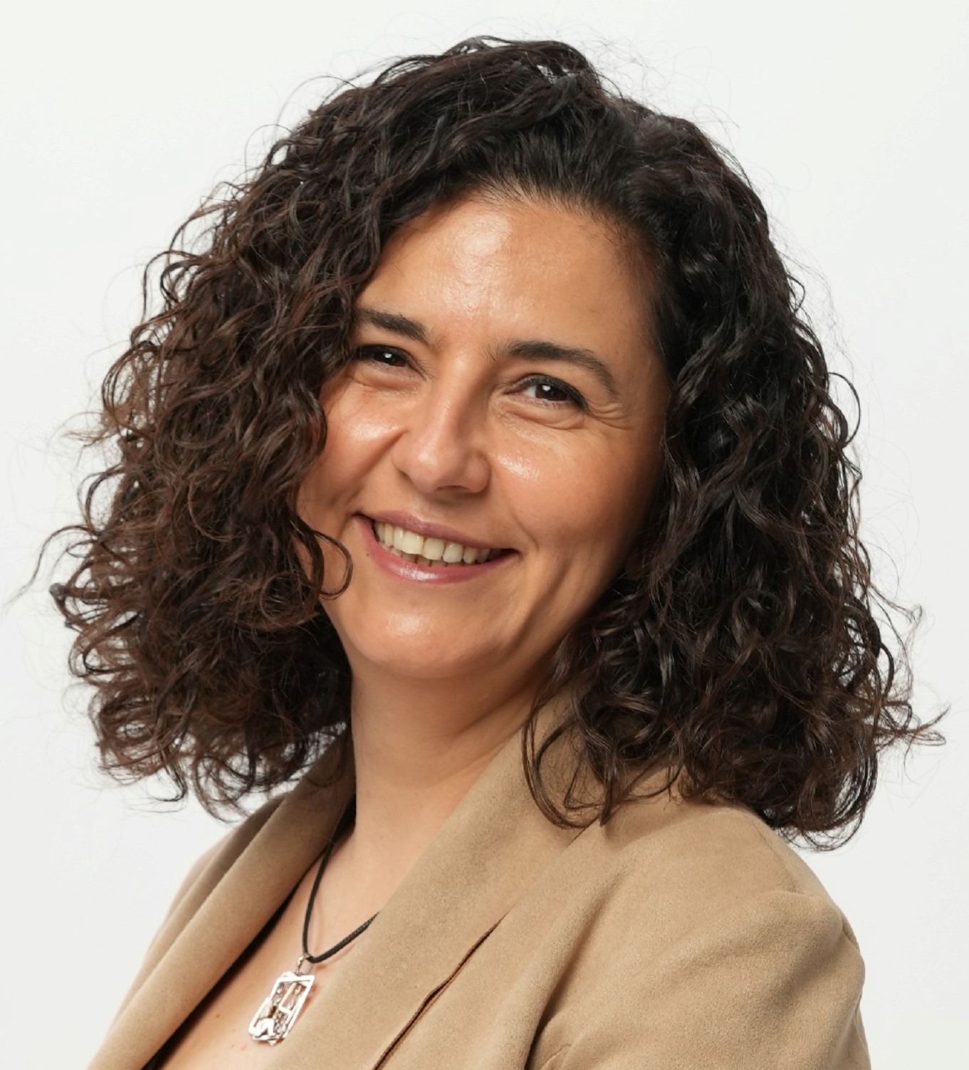 KIVANÇ BEKTAŞ KAYHAN